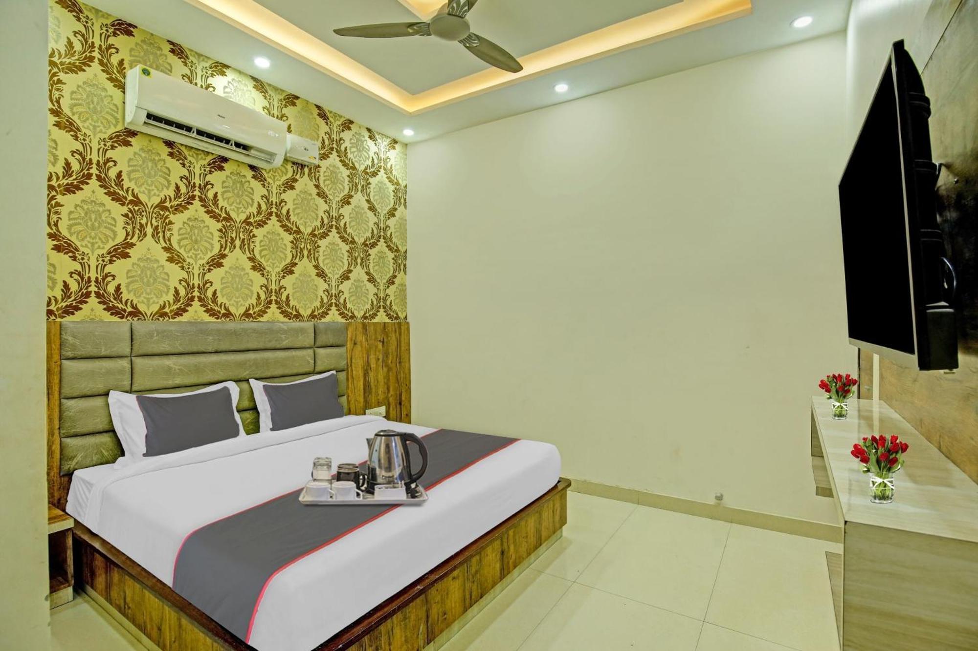 Collection O Rd Hotel Zirakpur Екстериор снимка
